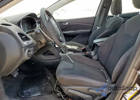 2015 Dodge Dart Sxt z USA, uszkodzony, nr VIN 1C3CDFBB1FD251831